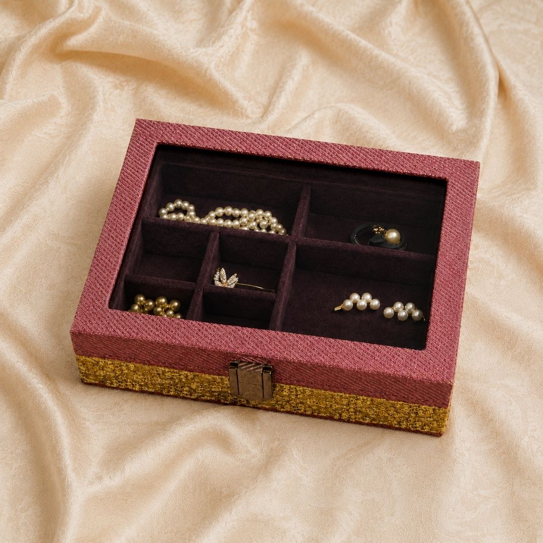 Brocade Earring  Box Pink