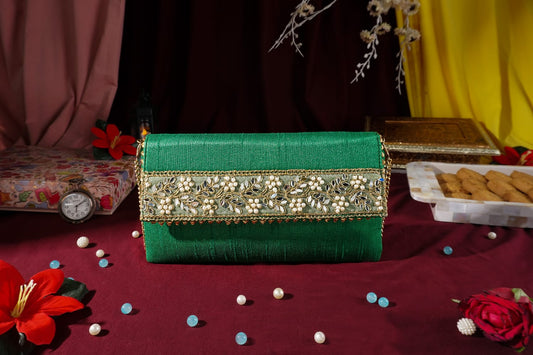 Green clutch